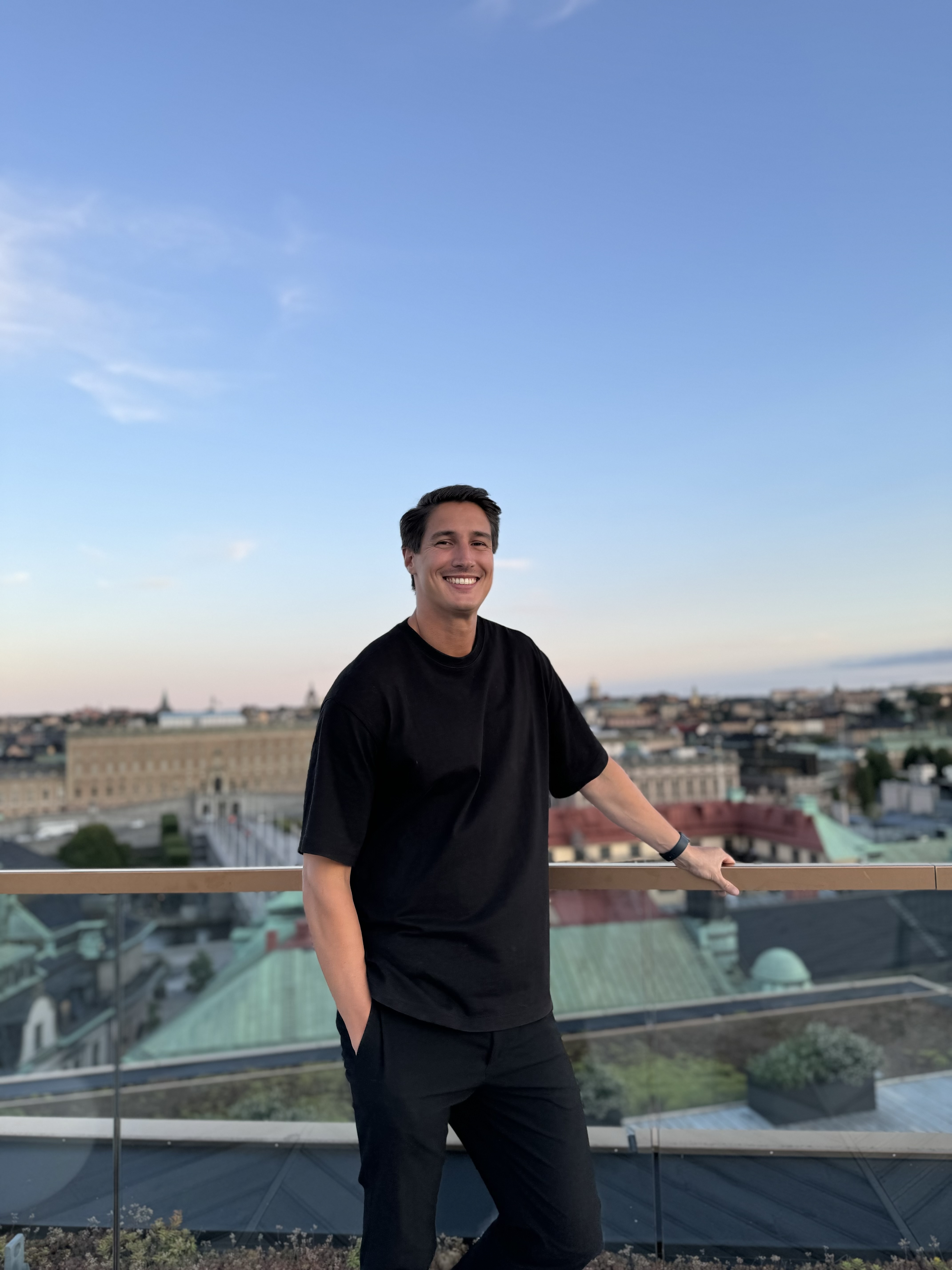 Alexander Bouzi - DJ i Stockholm