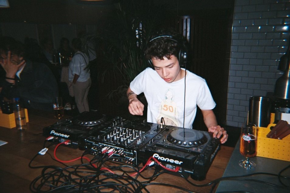 25 Nub - DJ i Stockholm