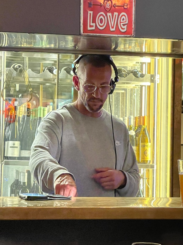 Dj Cosmic or Just Ola Kjellman - DJ i Göteborg