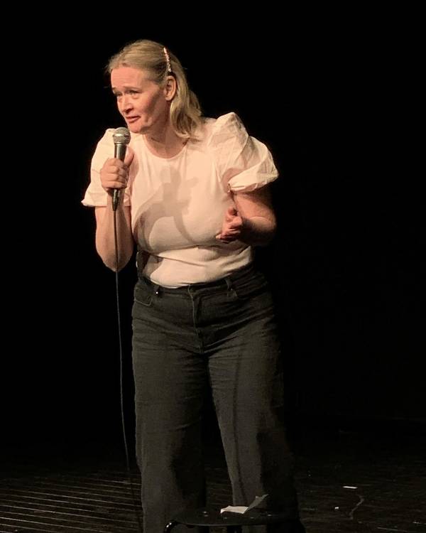 Anna Bergfors aka Miss Farmor - Standupkomiker i Eskilstuna