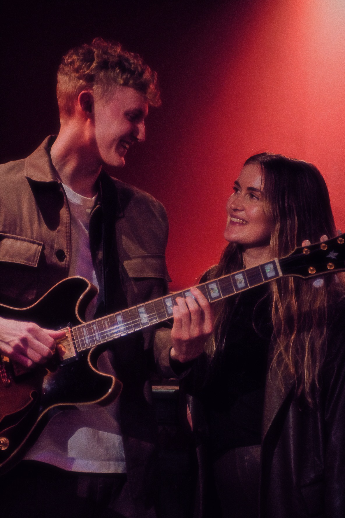 Victoria och Leo, Liveartist i Stockholm