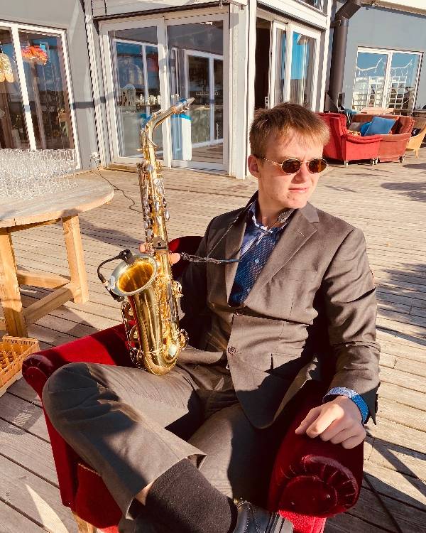 Sigge - DJ · Saxofonist i Borås