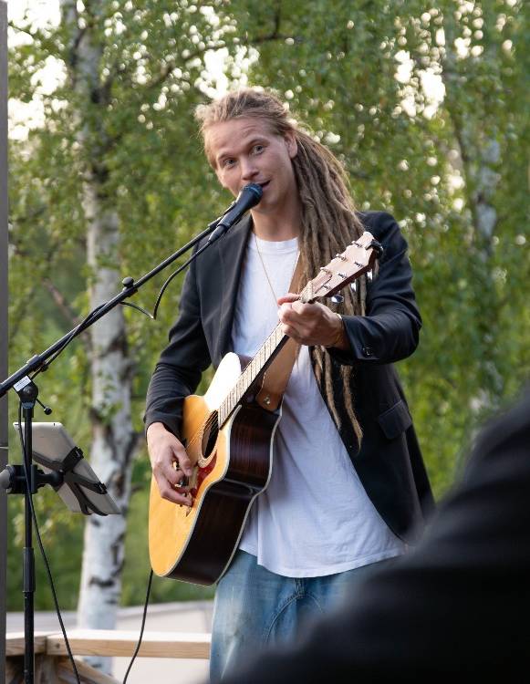Jonathan Ahlström Music (JAM) - DJ · Live artist · Quizmaster i Stockholm