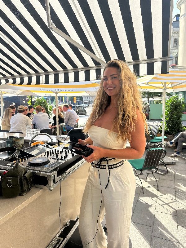 Tuvacation, DJ i Oslo