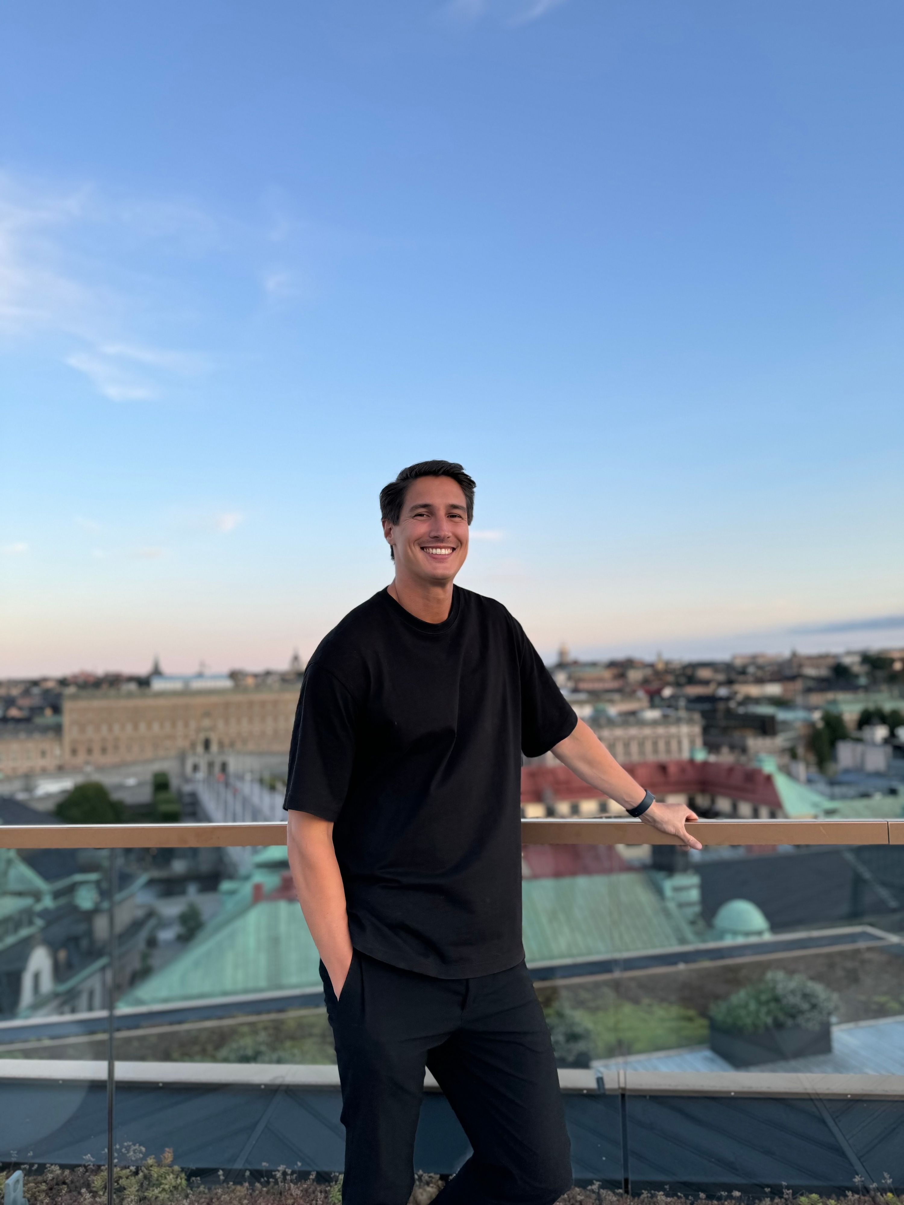 Alexander Bouzi - DJ i Stockholm