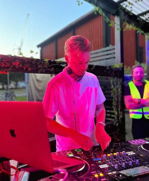 455f7f49-bc08-4000-a4c6-514bd9539800.jpg