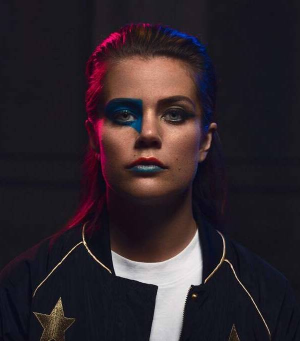 DJ Hanna J - DJ · Livemusiker i Stockholm Östersund